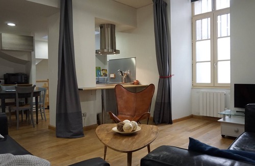 Old Town Apartment | The Jacquemart, charming loft apartment!