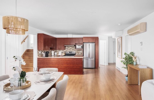 Laval Condo | The Jacques Retreat, cozy home