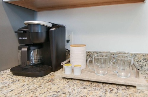 North Charleston House | The Jade, Park Circle, Mins to Dwtn and Beaches
