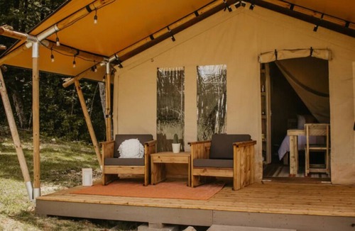 Flag Pond Cabin | The Jammer Unit 3 - Glamping Retro