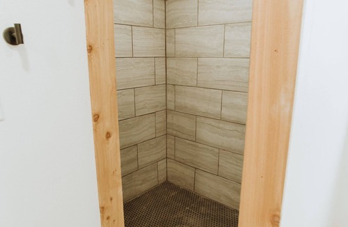 Lubbock Cottage | The Jay Bird - Standard One Room Silo
