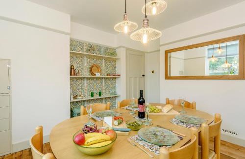 Selsey House | The Jays