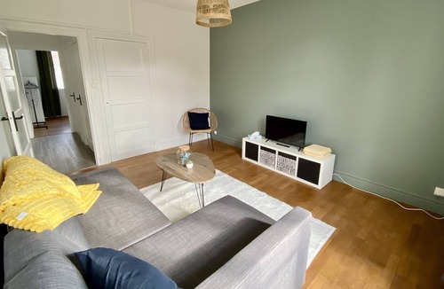 Quartier Exposition-Bajatiere Apartment | The Jeanne d'Arc 👑 #EY