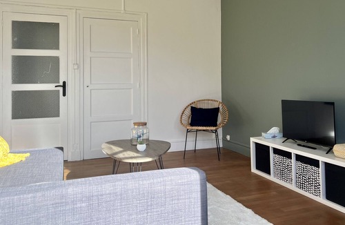 Quartier Exposition-Bajatiere Apartment | The Jeanne d'Arc 👑 #EY