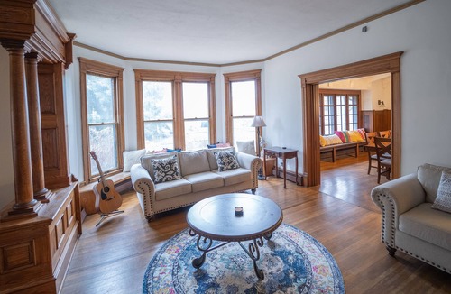 Bloomington House | The Jefferson House