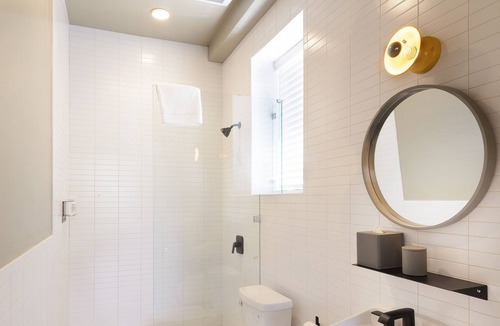Downtown Reno Hotel | The Jesse Hotel & Bar