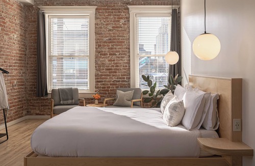 Downtown Reno Hotel | The Jesse Hotel & Bar