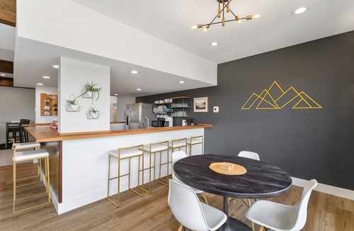 Sunset Apartment | The Jessica