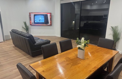 Nagambie House | The Jetty Luxury, Unit 16