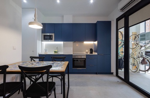 Jesus Apartment | The Joaquin Sorolla Apartment I by Florit Flats