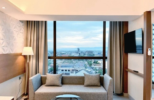 Central Yogyakarta Hotel | The Jogja Hotel & Conference Center - Malioboro