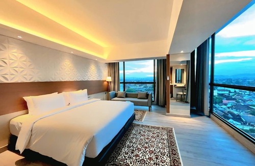 Central Yogyakarta Hotel | The Jogja Hotel & Conference Center - Malioboro