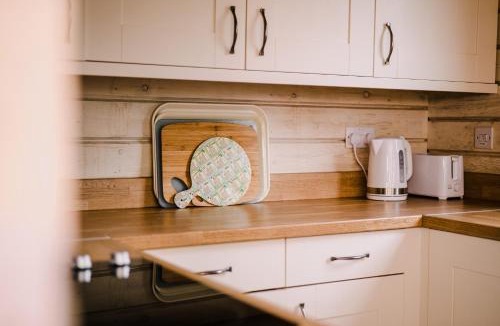 Redmire Cabin | The Jonas Centre