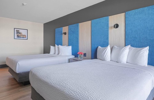 Jordan Harbour Hotel | The Jordan Ramada by Wyndham