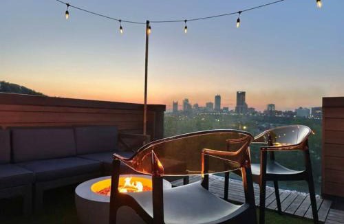 South Side Slopes Villa | The Josephine Villa by Luxe PGH