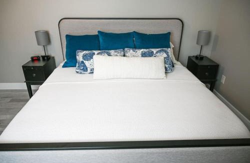 Biloxi Apartment | The Josette Room