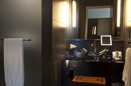 Downtown Dallas Hotel | The Joule Dallas – 2 Deluxe Double Room Perfect for Friends or Small Groups