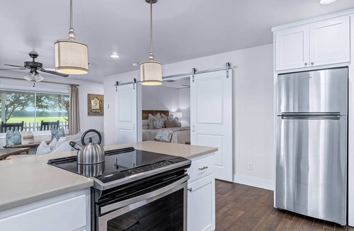 Fredericksburg House | The Judy: Romantic Wine Trail Haven with Hot Tub