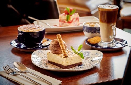 Heswall House | The Jug And Bottle