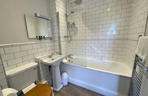 Heswall Hotel | The Jug & Bottle