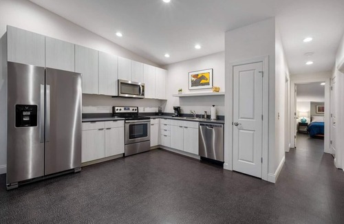 East Market District Condo | The Julep - Chic 2 BR/Stay Nulu Marketplace