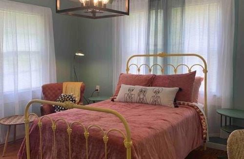 Brookhaven Apartment | The Jungalow