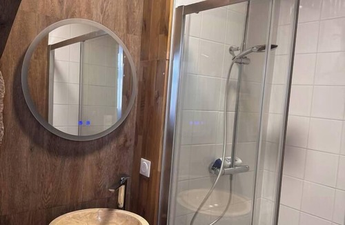 Moulins Apartment | The jungle apartment