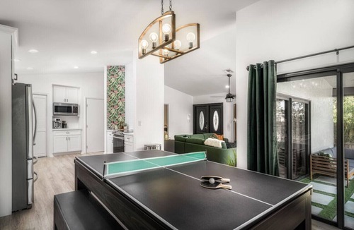 Central Corals Villa | The Jungle House Heated Pool Tranquil Family Oasis