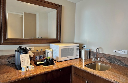 Waialae Iki Resort | The Kahala Hotel & Resort