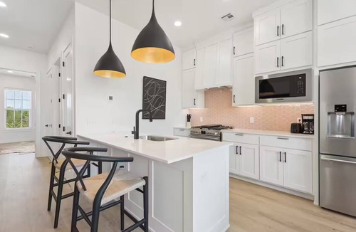 Wheatland Apartment | The Kara at Selah: Cozy, Convenient, & Chill