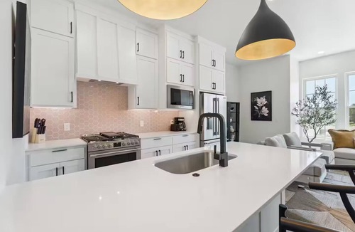 Wheatland Apartment | The Kara at Selah: Cozy, Convenient, & Chill