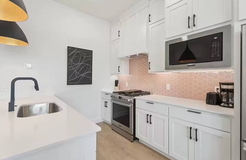 Wheatland Apartment | The Kara at Selah: Cozy, Convenient, & Chill