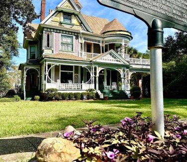 Hannon Park Apartment | The Kate Shepard House