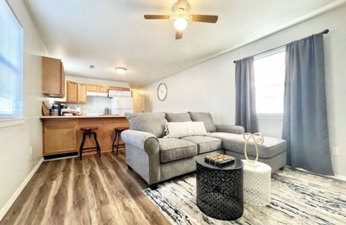 West Plains House | The Kay-924