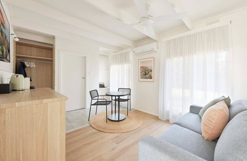 Tootgarook Cabin | The Keith Motel