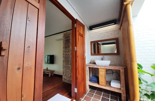 Telukbakau Hotel | The Kelong Trikora Resort