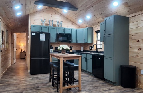Huntsville Cabin | The Kentuckian Cabin - Cabin #1 at Copper's Peak