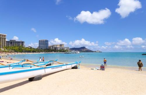 Waikiki Apartment | The Keoniana #111