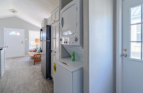 Port O Connor Cabin | THE KEYS OF POC Unit #2 One bedroom bring you boat