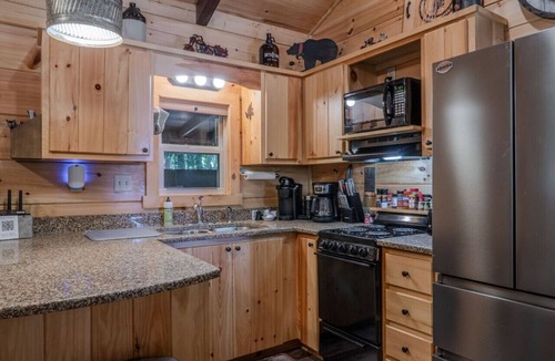 Blairsville Cabin | The Kickstand @ Copperhead Lodge with Hot Tub