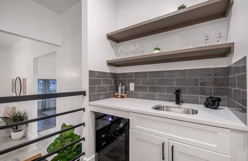 Shearer Hills - Ridgeview House | The Kinder Haus Centrally located to all things SA