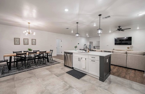 Shearer Hills - Ridgeview House | The Kinder Haus Centrally located to all things SA