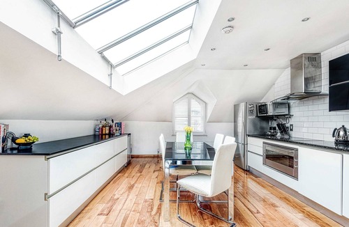 Frognal and Fitzjohns Apartment | The King of Spades - Out of Office Lifestyle