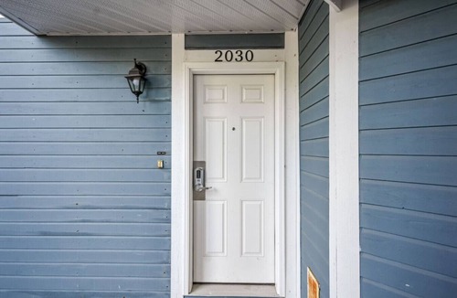 Oro-Medonte Apartment | The King Studio Sauna Haven