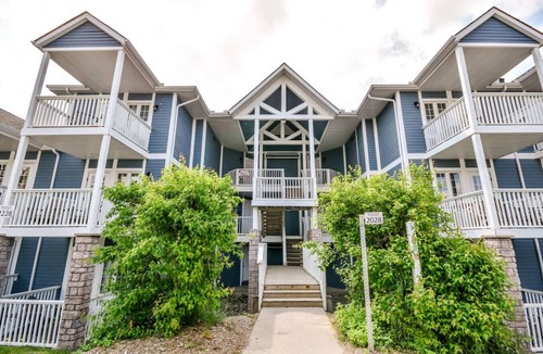 Oro-Medonte Apartment | The King Studio Sauna Haven