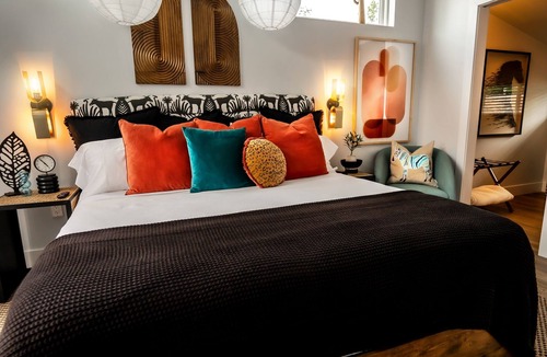 Ironton Apartment | The King Suite at Pickle & Perk