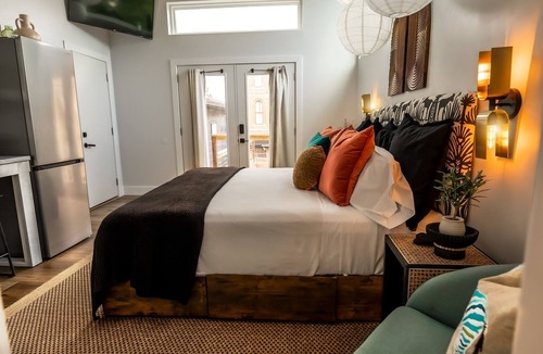 Ironton Apartment | The King Suite at Pickle & Perk