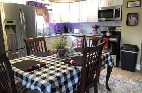 Gouverneur Apartment | The Kingfisher
