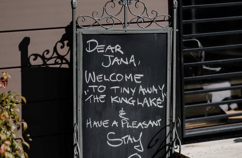 Glenburn House | The Kinglake Summary: