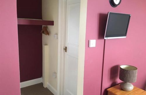 Ealing Bed & Breakfast | The Kings Arms